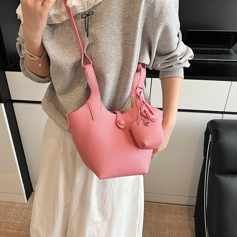 Work commuter bag niche design simple shoulder bag women's 2025 summer new high-end messenger bucket bag