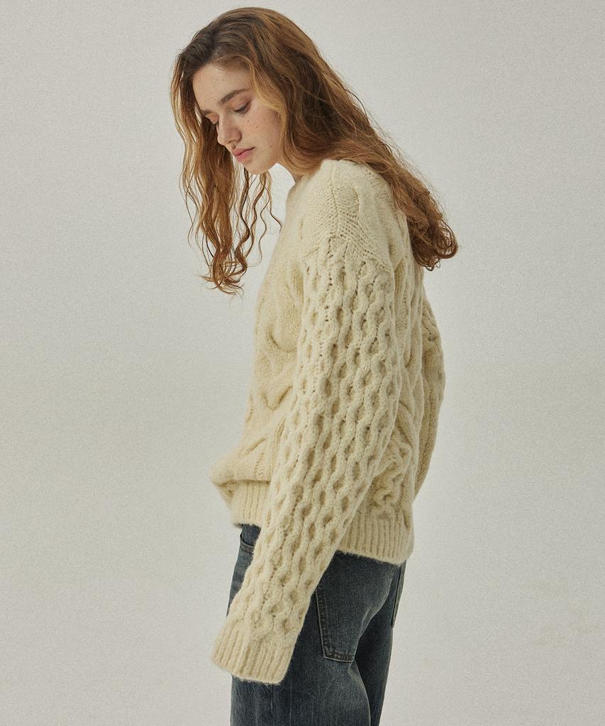 MAGOODGAN Knit 3951 Fisherman Cream Crewneck Sweater