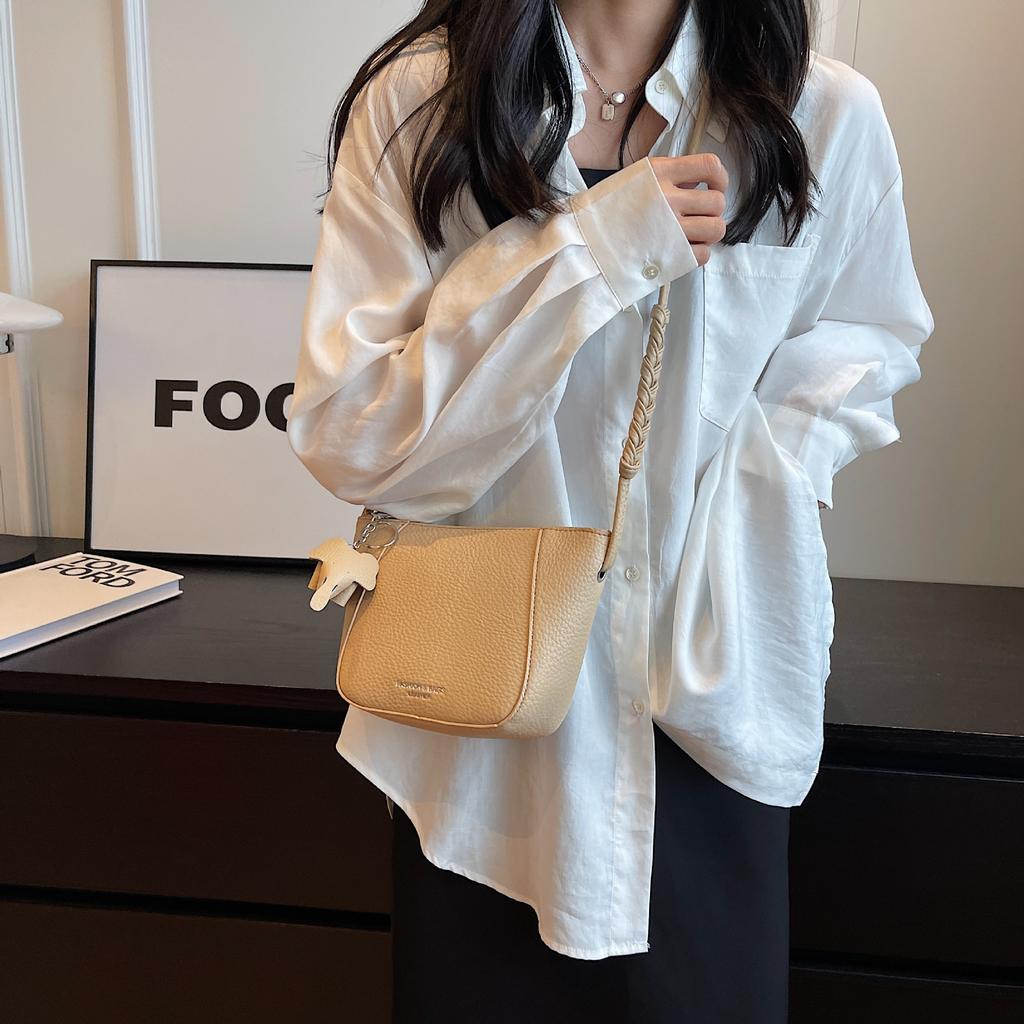Mirad atmosphere new crossbody bag retro light luxury high-end original niche design armpit bag