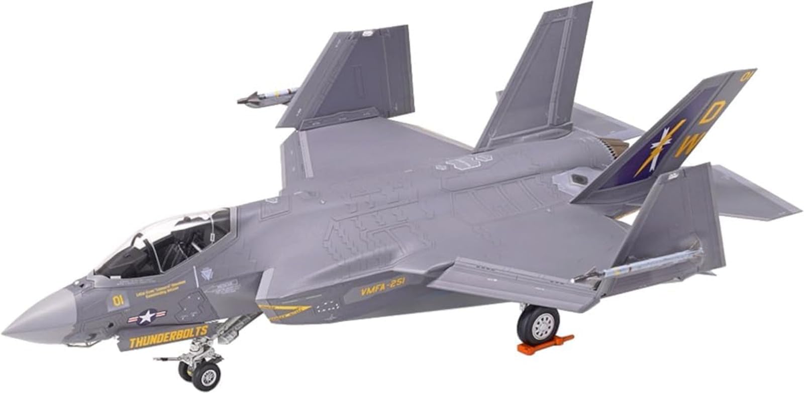 

Tamiya Warbird Collection 94 Lockheed Martin Lightning II Plastic Model Kit 60794 1/72 No. F-35C (Airplane)