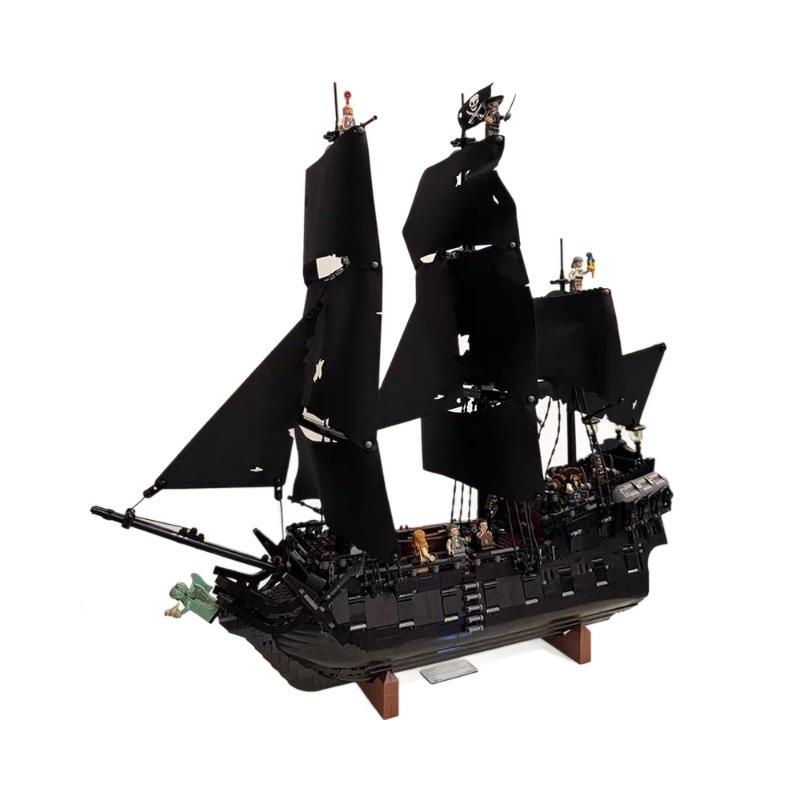 Pirates of the Caribbean Captain Jack’s Ship, Large Black Pearl Model, Small-Brick Building Block Toy