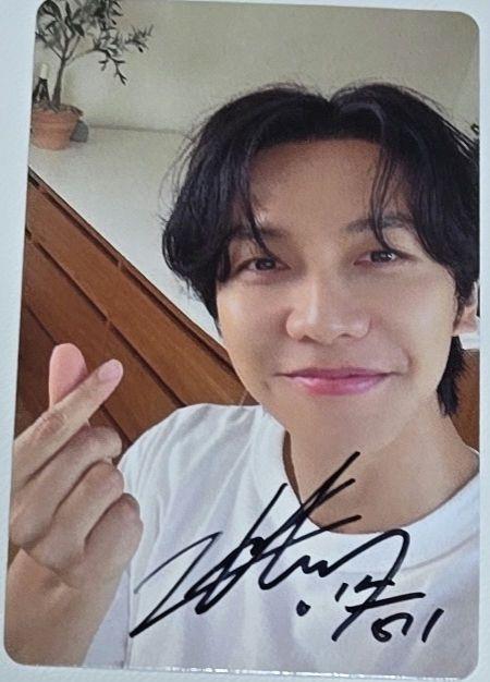 [USED] Lee Seung Gi autographed photo card