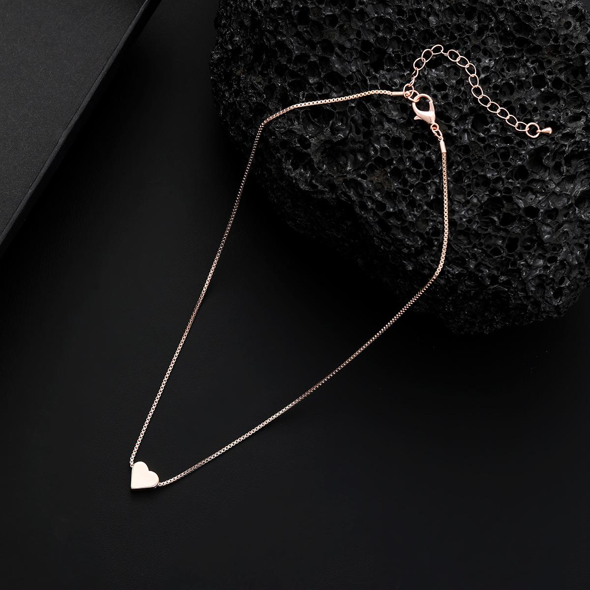 

Silver love pendant, sweet heart-shaped small women s short fashion versatile collarbone chain