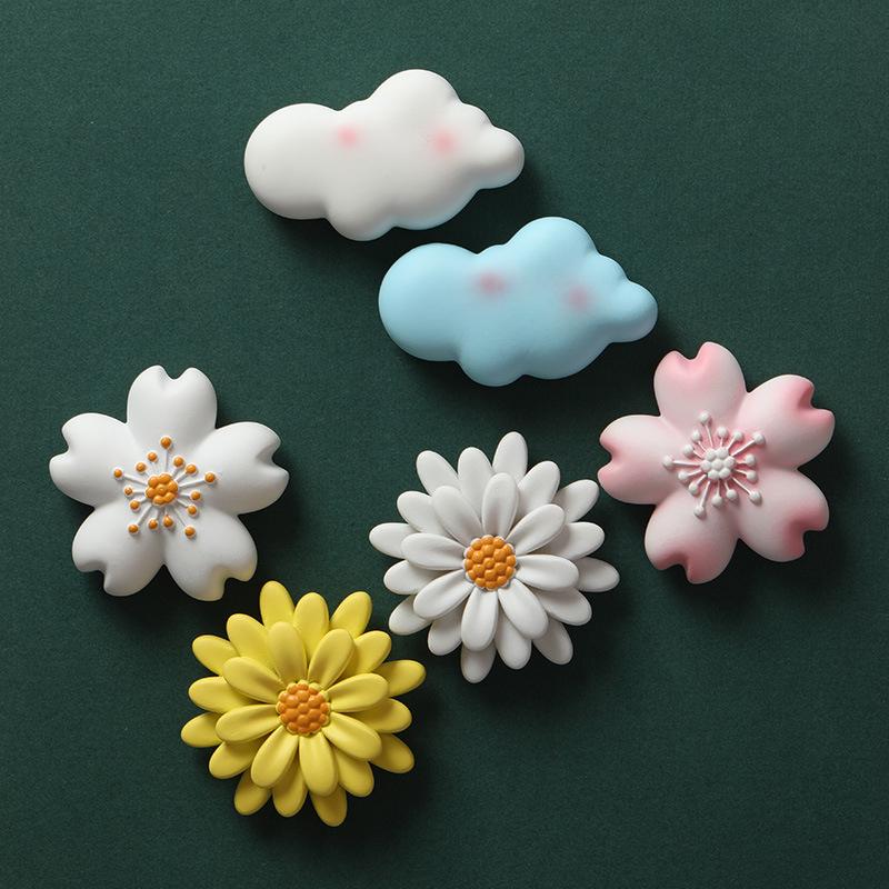 Resin Cloud Refrigerator Sticker Daisy Magnetic Sticker Creative Magnet Cherry Blossom Magnetic Sticker Cartoon Cute