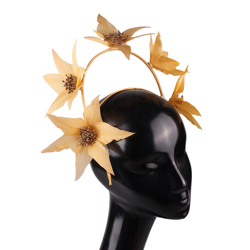 

European And American Style Feather Flower Headdress Retro Exaggerated Top Hat Coffee With Beige Headband золотой