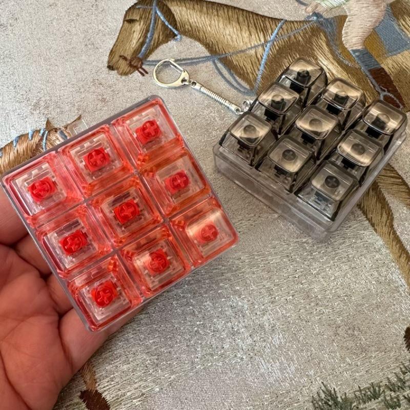 9 Keys Keyboard Keycaps Keychain Fidget Toy Anti-Anxiety Point Keycaps Party Stress Relief Diy Keycaps Toy Keyboard Caps