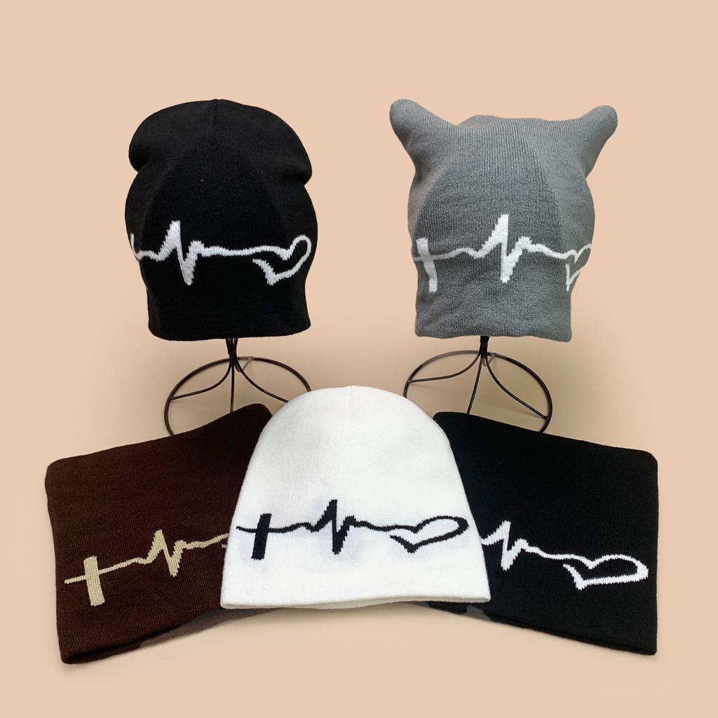 Autumn and Winter Design Electrocardiogram Jacquard Knitted Hat for Men and Women To Keep Warm, Simple Niche Casual Cold Hat Pullover Hat