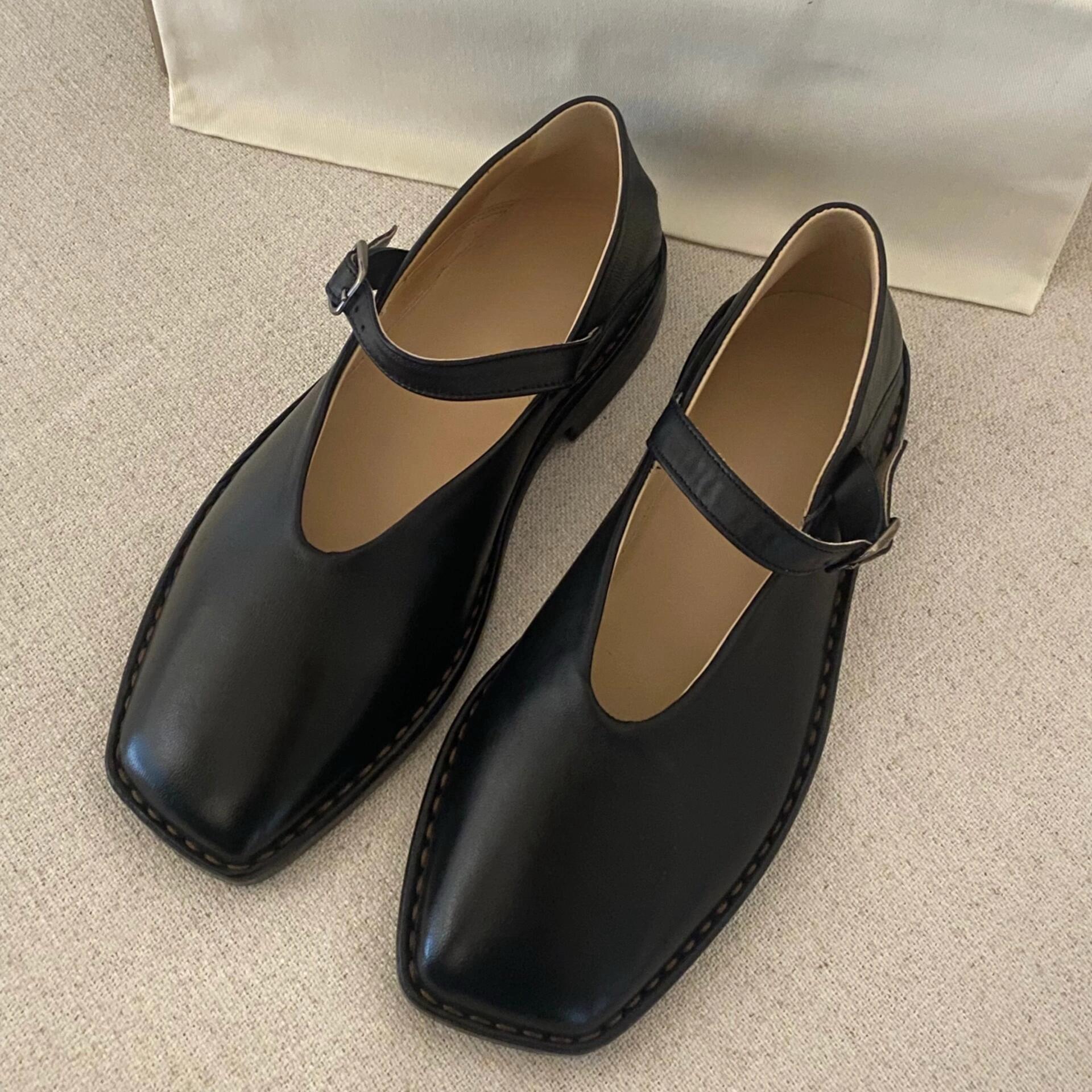 

Туфли Мэри Джейн из натуральной кожи корейской версии с квадратным носком и пряжкой, одинарные туфли женские 2025 новые универсальные на плоской подошве с мелким вырезом, маленькая lea 40 чёрный