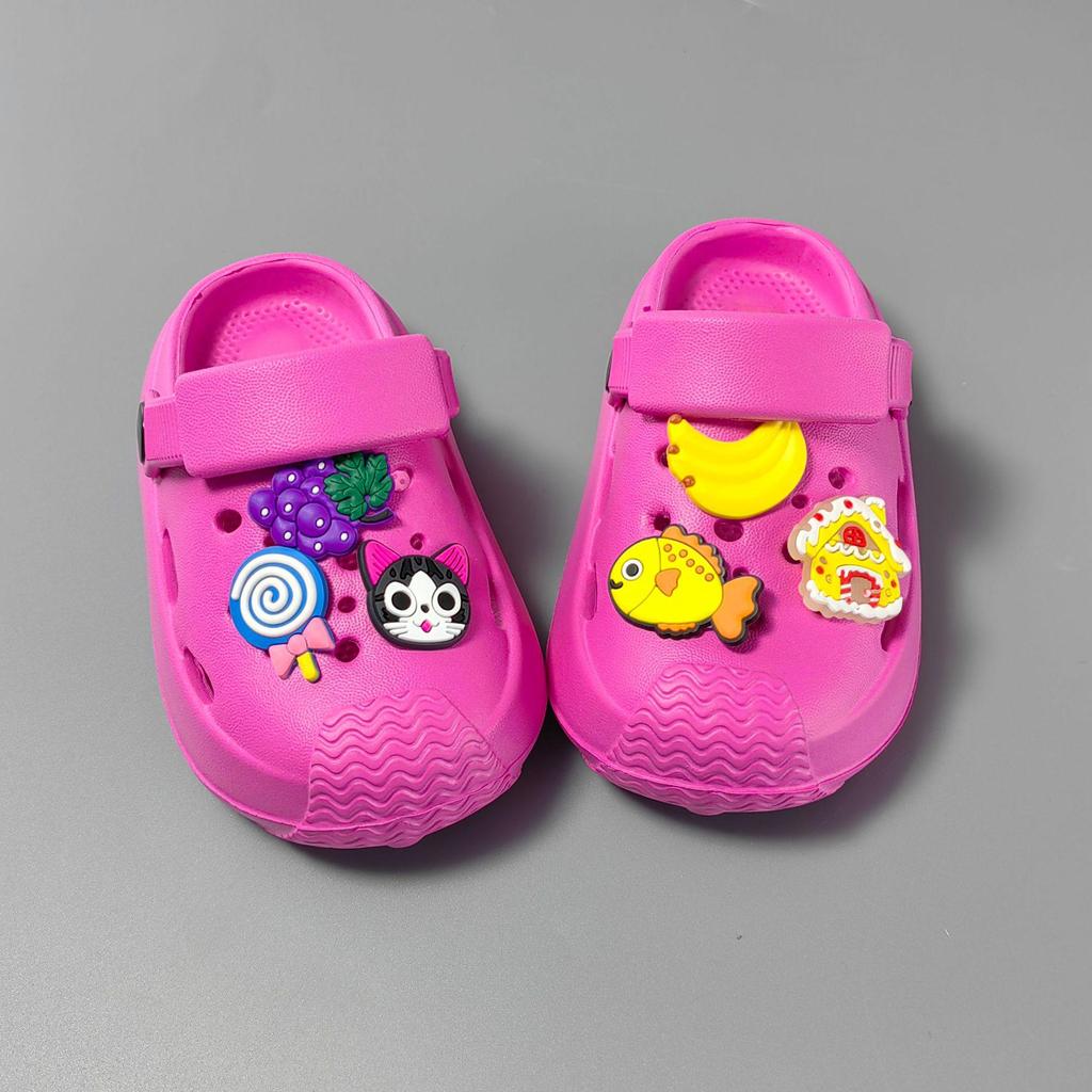 Summer Kids' Cartoon Clogs - Cute, Closed-Toe Slippers for Boys & Girls with Cat and Fish Designs, Perfect for Outdoor Wear.