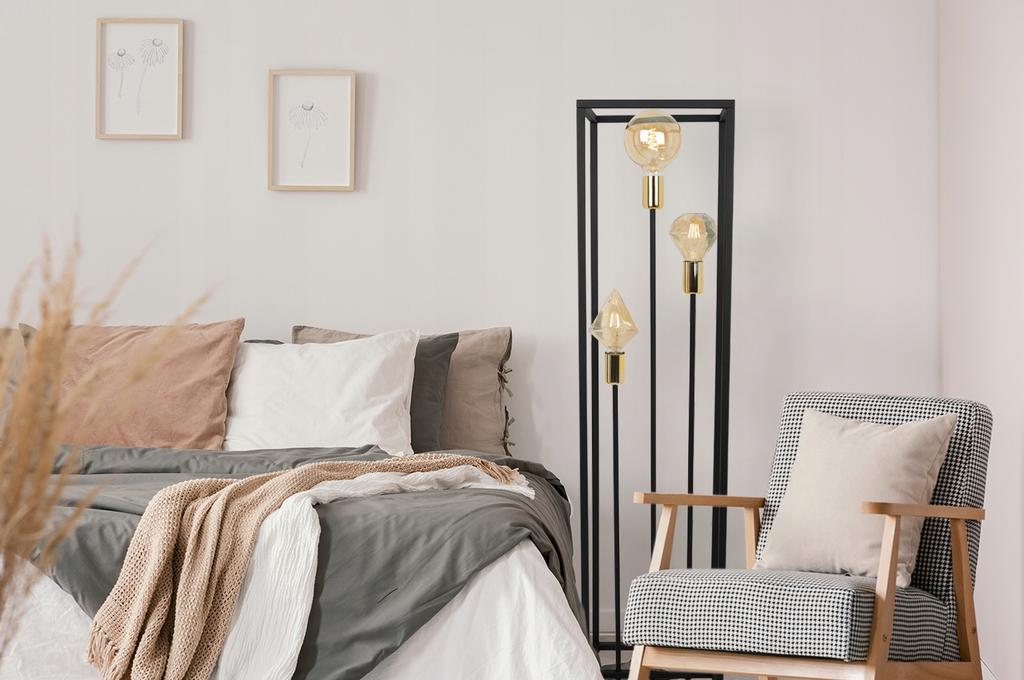 BLACK METAL FLOOR LAMP 130 CM