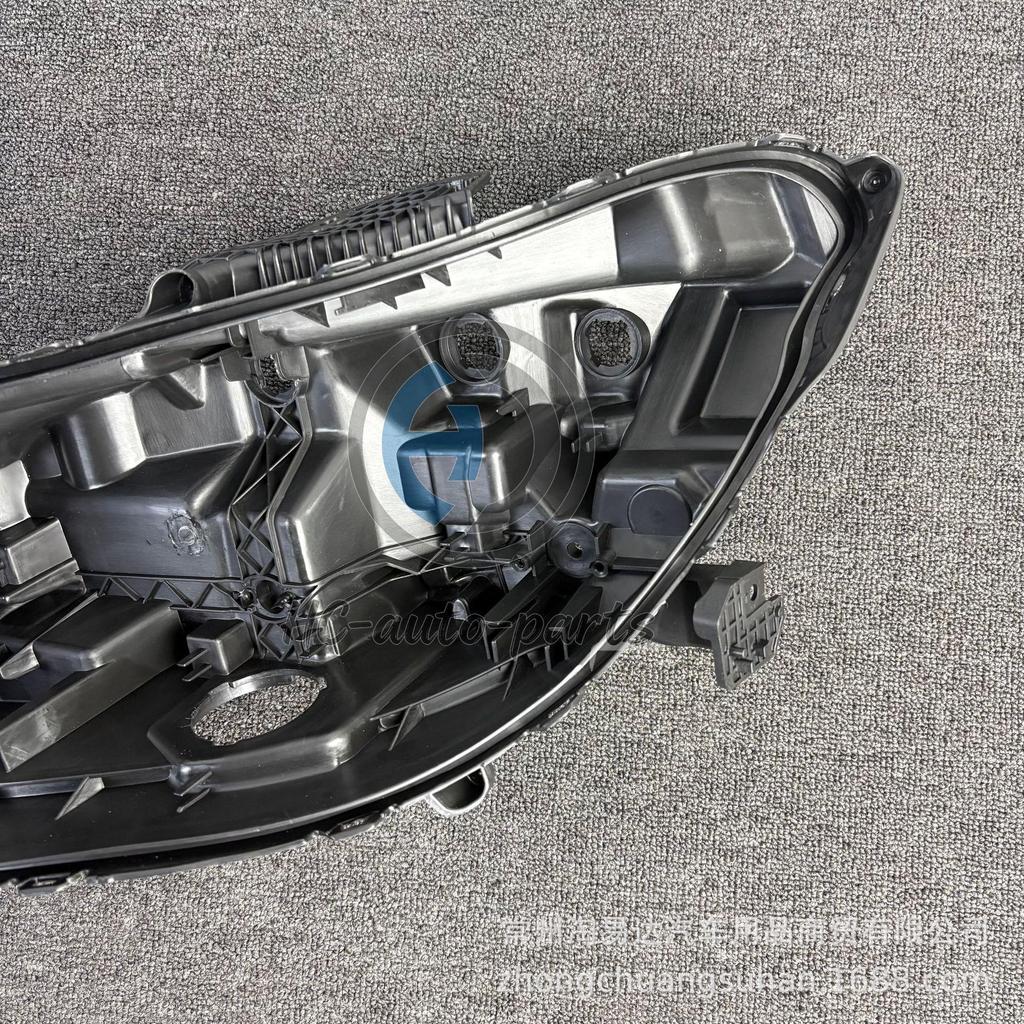 17-20 Honda Jade High-Trim Black Rear Headlight Housing/Seat PP
