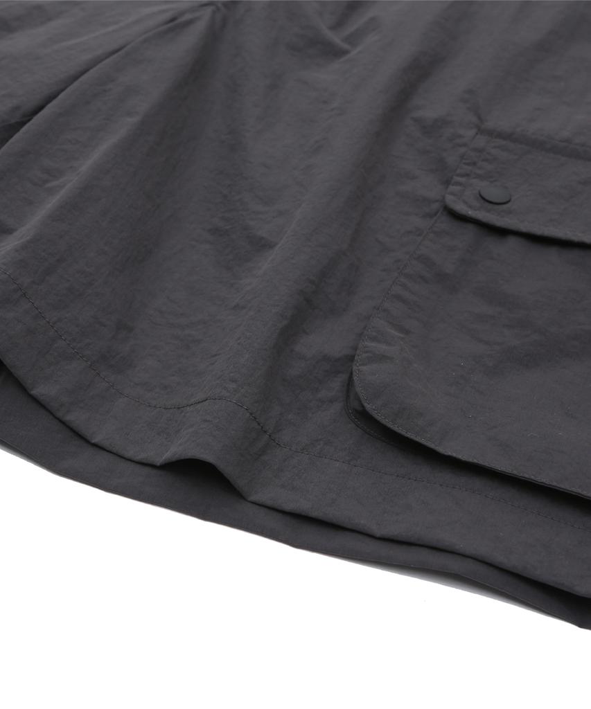 Haebeuopeudyuti Ruffle Compact Shorts (Dark Gray)
