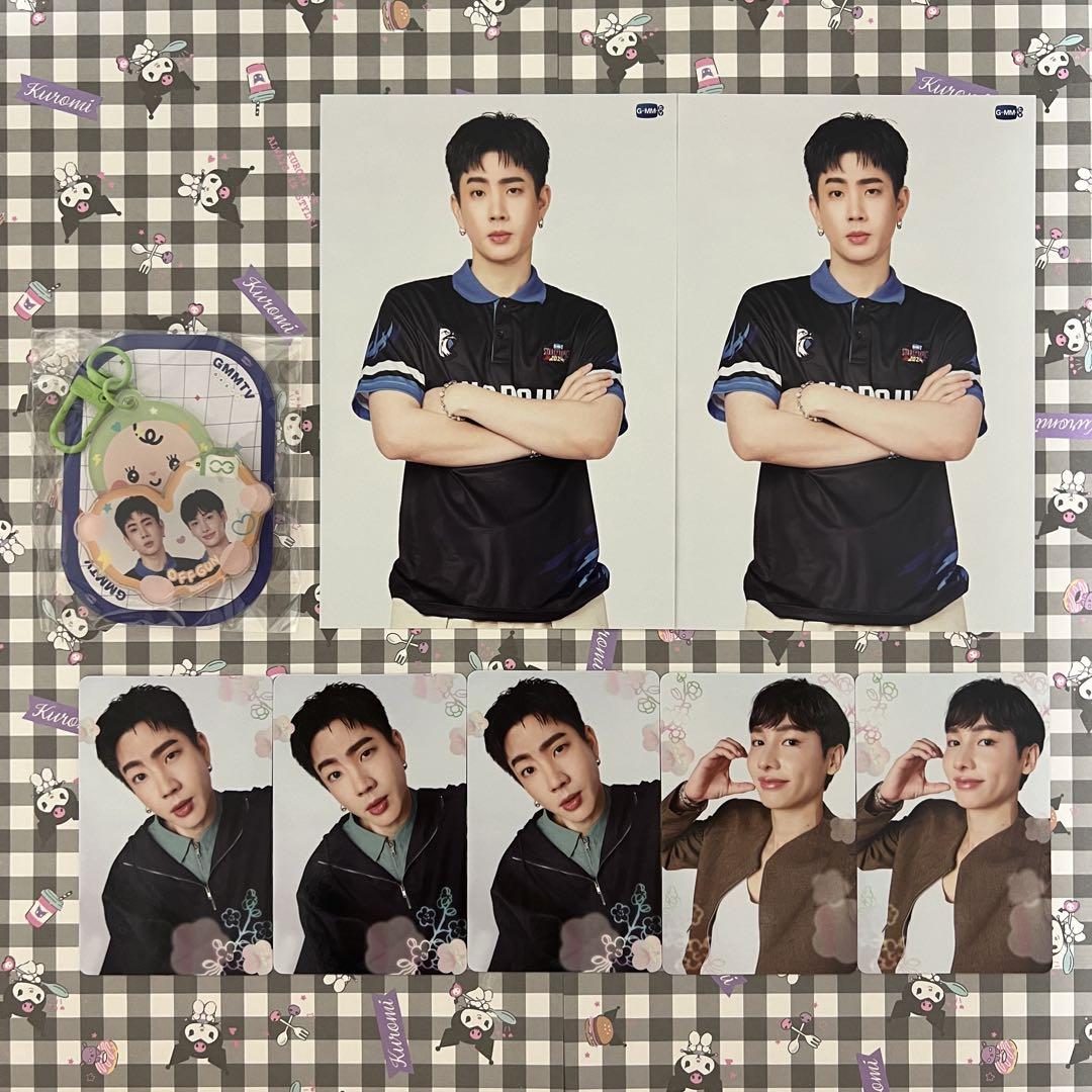 

[USED] 5 OffGun trading cards, 2 postcards, and 1 keychain