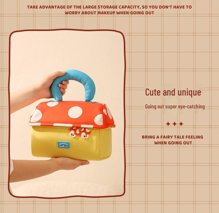 Niedliche Cartoon-Pilz Make-up-Tasche - Damen Große Kapazität Tragbare Oxford-Stoff Handheld Aufbewahrungstasche