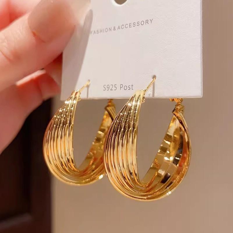 

Металлические серьги-кольца Золотые серьги-кольца для женщин Игла из серебра 925 пробы Преувеличенный темперамент Высококлассные серьги золотой