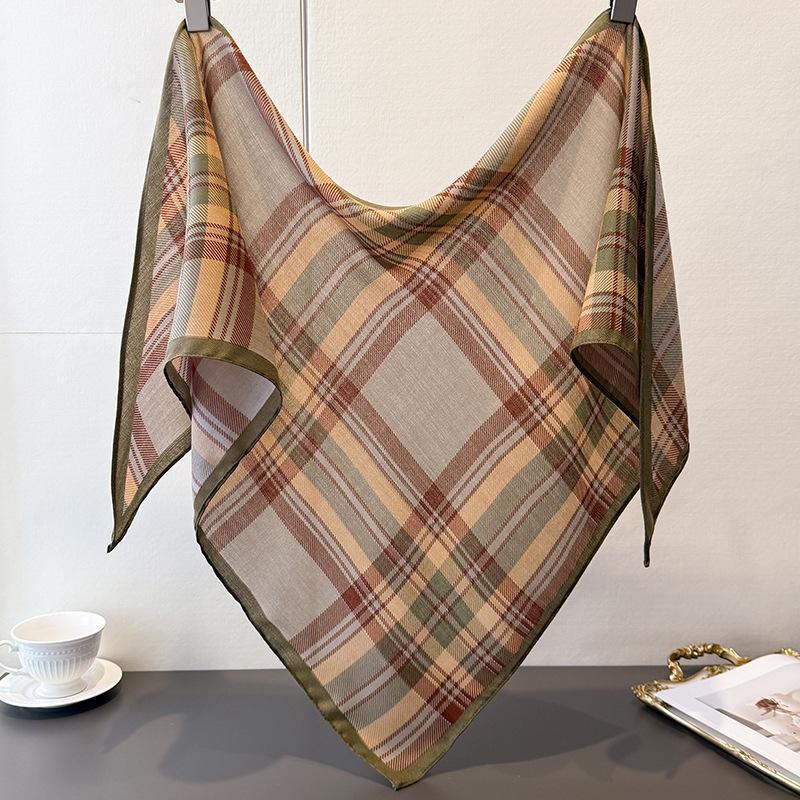 Vintage Plaid Herringbone Pattern Imitation Velvet Triangle Scarf Printed Sunscreen Shawl Scarf Silk Scarf Scarf Headscarf Scarf Women