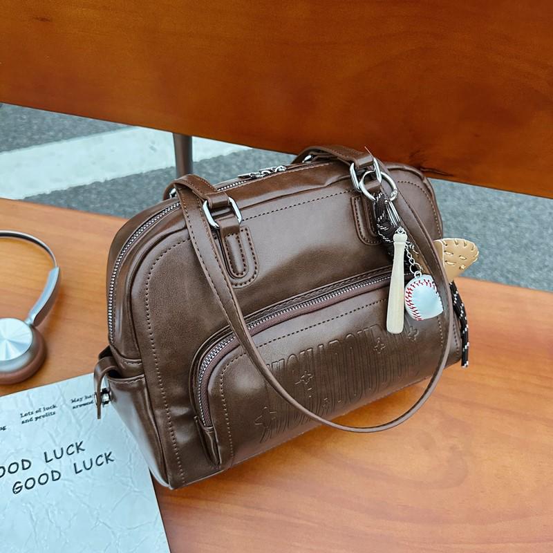 

Women s Retro Y2K Underarm Bowling Bag: Large Capacity, Simple, Versatile Shoulder Handbag for Casual Commute.