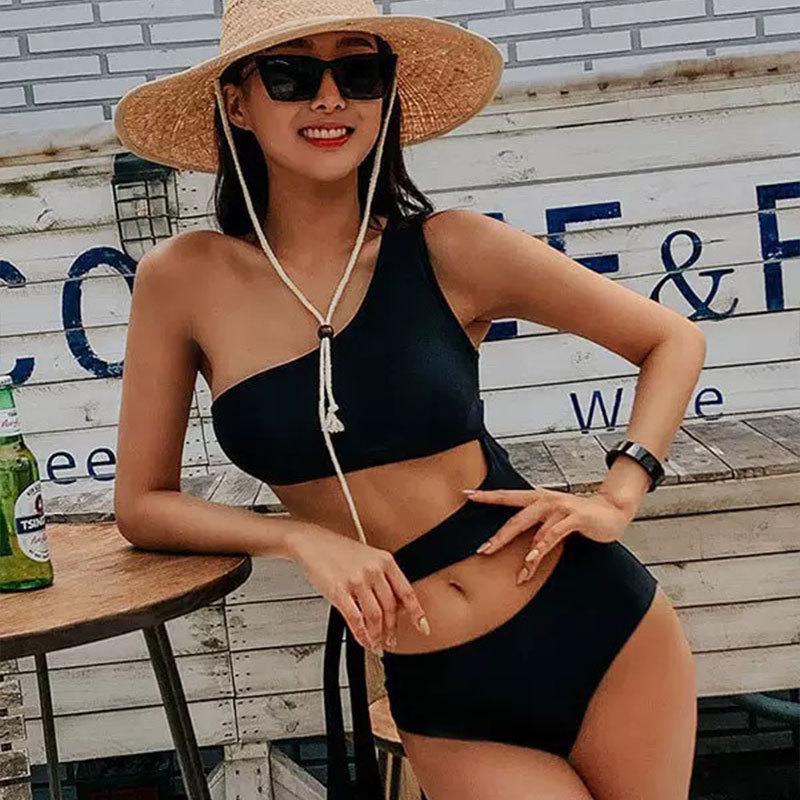 Korean Women s Slimming One-Piece Swimsuit: Conservative, Strapless, and Belly-Covering for a Flattering Fit. XL чёрный
