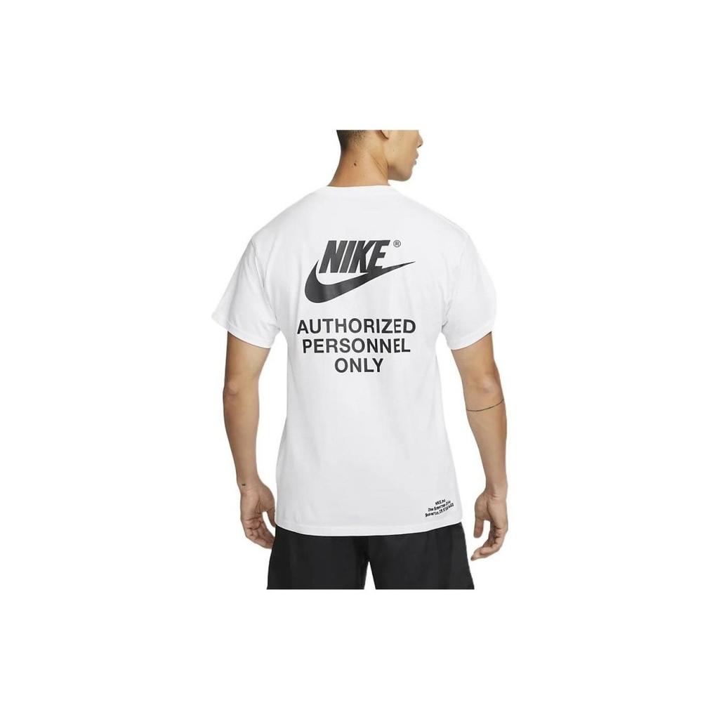 Nike Men's White Short-Sleeve T-Shirt with Retro American Logo Print
