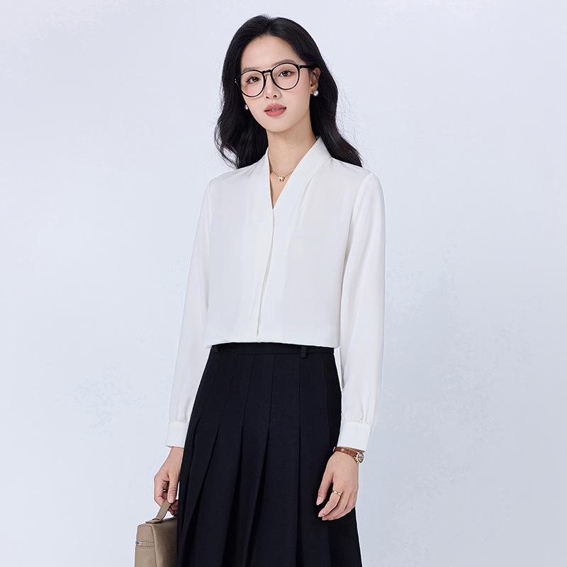 Black V-Neck Long Sleeve Women's Shirt - Petite Professional Interview Wear for Spring and Autumn
