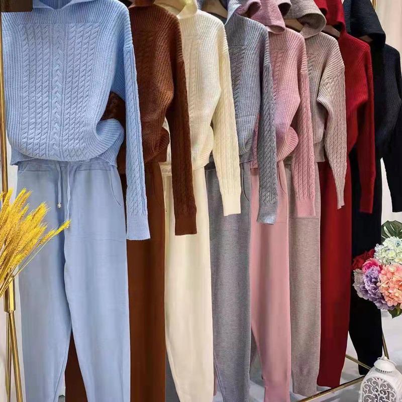 Women's Autumn/Winter 2023 Casual Two-Piece Knit Set - Cable Knit Pullover