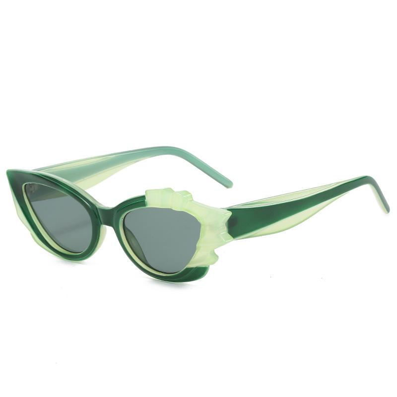 New models, European and American cat eye water chestnut crystal multi-color sunglasses for women, colorful personality trend retro sunglasses trend
