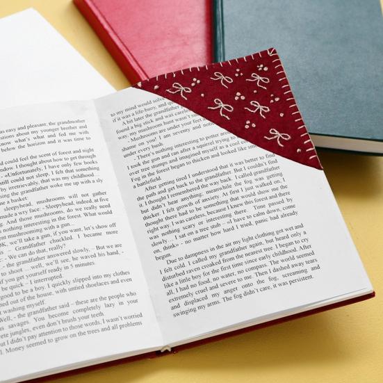 Corner Bookmark Embroidery Kit Spring Summer Themed Embroidered Felt Bookmark Craft Kit DIY Corner Bookmark Kit Gift for Book Lovers Readers