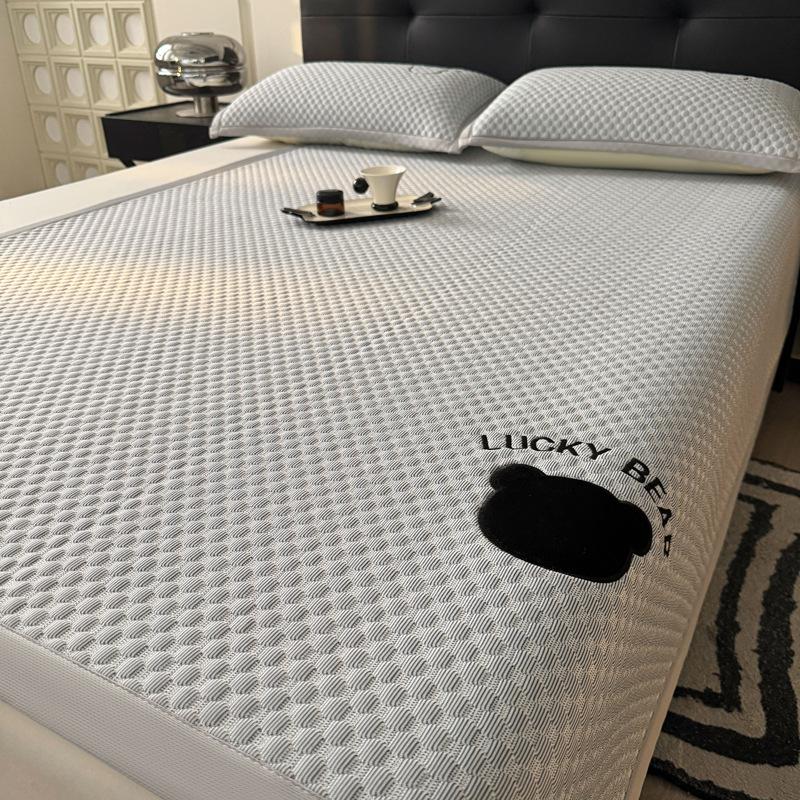Cooling Mattress Summer Ice Silk Air-Conditioned Soft Mat Washable Foldable Embroidered Single Bed Mattress For Ultimate Comfort