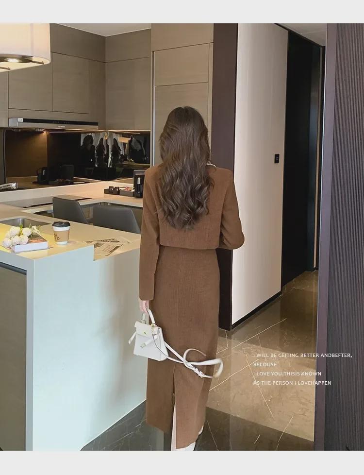 Women's French Retro Corduroy Two-Piece: Doll Collar Short Coat & Slim Long Skirt In Autumn Contrast Colors