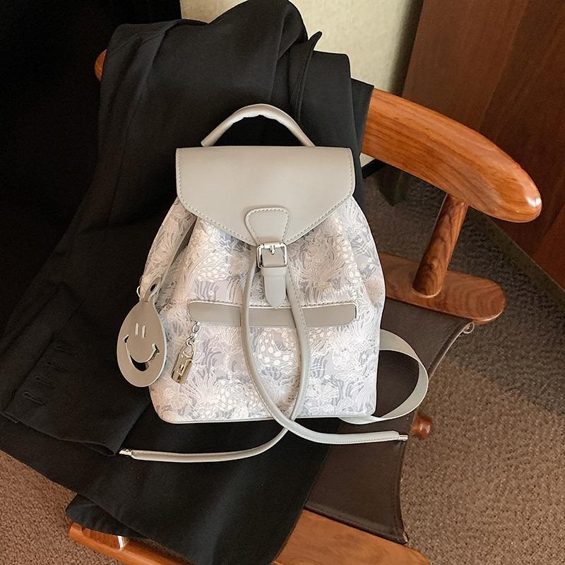 Niche design bag new backpack women's portable bucket bag high-end leisure travel backpack