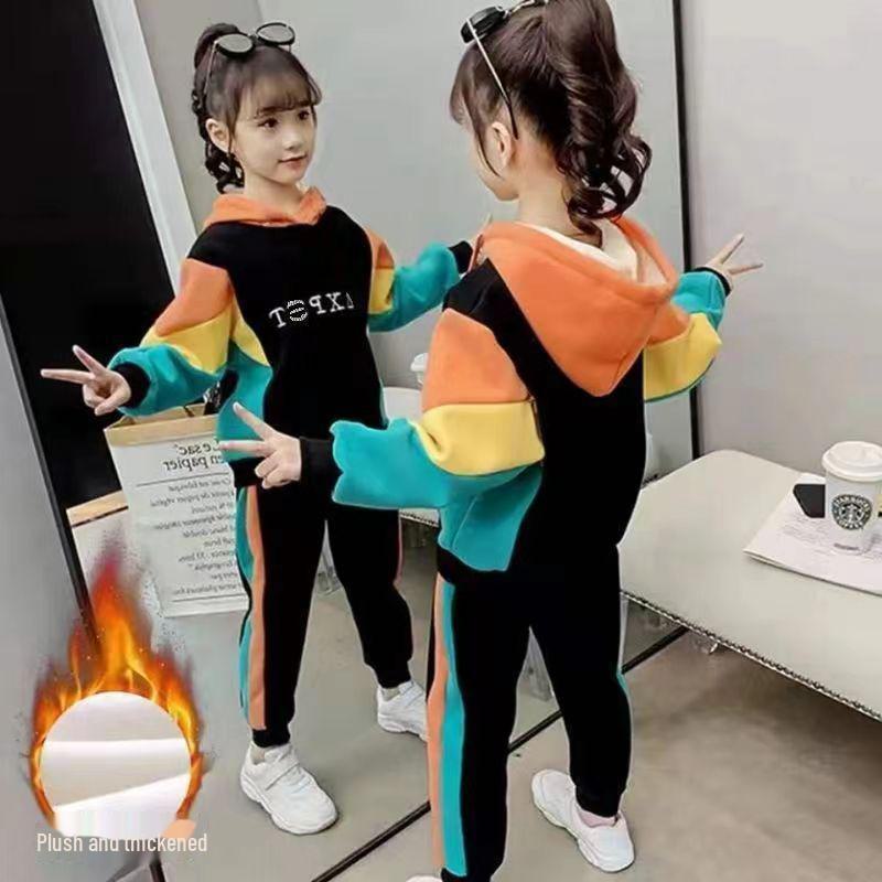 

Плюшевий костюм для дівчинки: Модний світшот Осінь-Зима 2025 для дітей середнього та старшого віку. 120cm