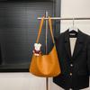 Retro style shoulder big bag bucket bag autumn new large capacity commuter tote bag fashion women's bag