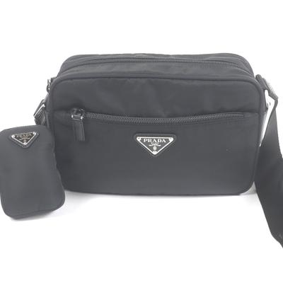 Borsa a spalla Re-NYLON Logo Triangolo Placca Triangolare nero Usato