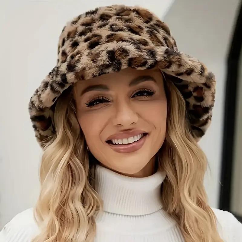 Women's Leopard Print Fleece Bucket Hat with Warm Wide Brim Vintage European American Style,Suitable for Everyday,Commute,Outing
