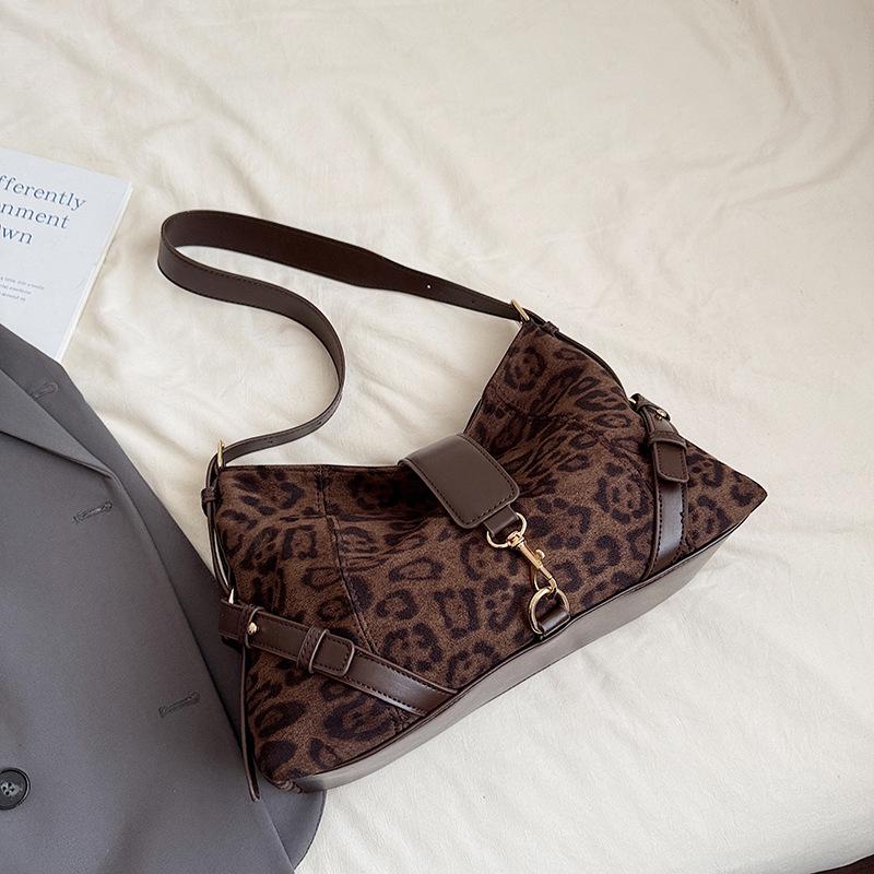 

Retro simple autumn and winter women s shoulder bag fashion casual personalized tote bag 2025 new trend messenger bag