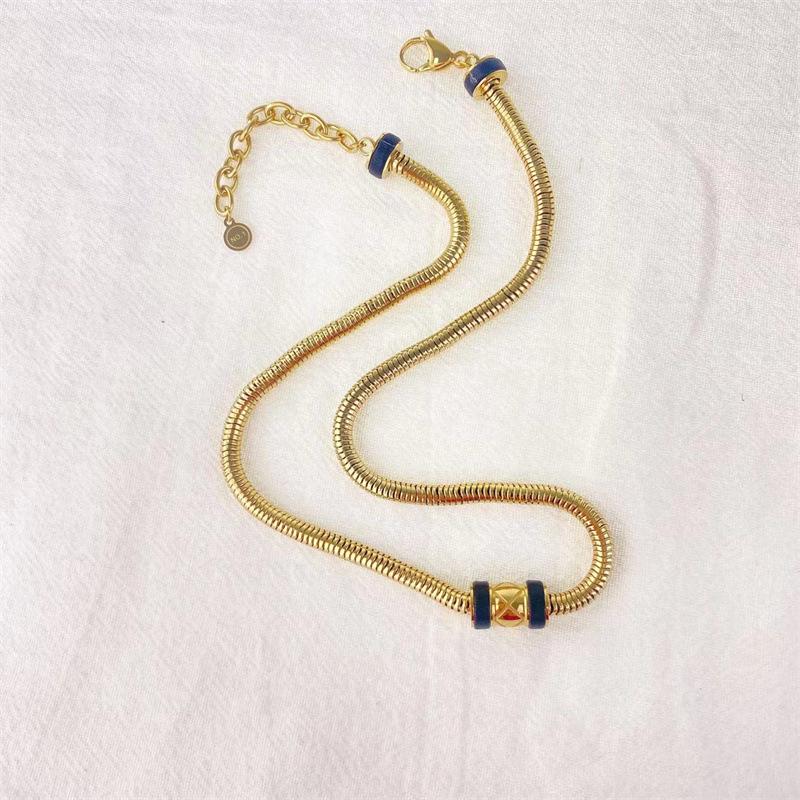 European-American Chunky Snake Bone Necklace: Small Waist, Hip Hop Style Stainless Steel Jewelry for Women