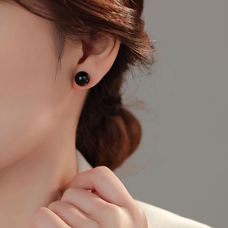 Brincos de Ágata Negra Coreana de Prata para Mulheres - Simples, Elegante, Versátil, Pequena Jóia de Declaração