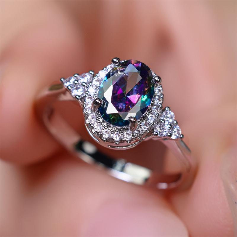Europe and The United States Fashion Sparkling Ring with Oval Inlaid Zirconia Ring Suitable for Women's Engagement Jewelry Gifts