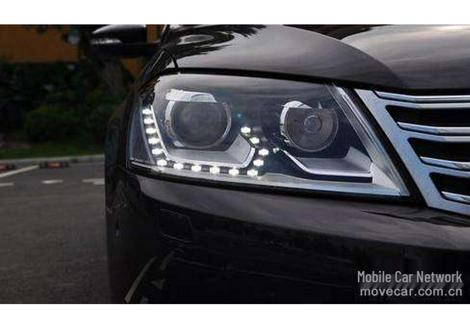 Original Quality Headlight Assembly: Fits 2012-2015 Volkswagen Magotan, Halogen/Xenon Options Premium Halogen Right
