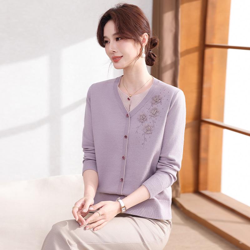 Elegant Spring Knit Top for Middle-Aged Women: New 2026 Style for Moms
