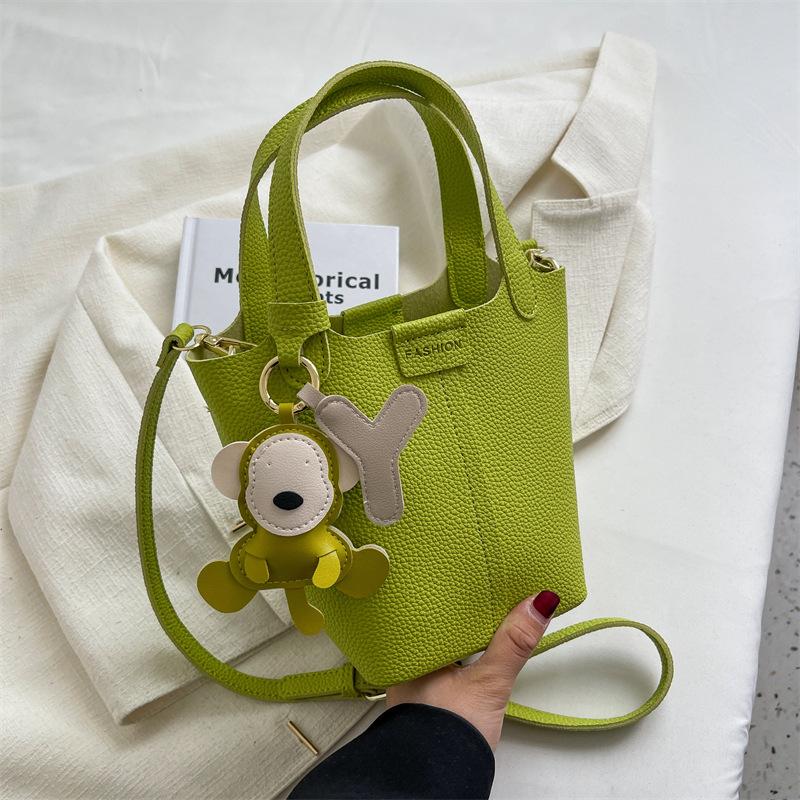 High-end Small Bag Women's New Fashion Versatile Vegetable Basket Portable Bucket Bag Textured Messenger Bag
