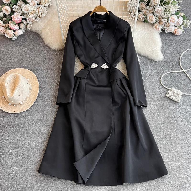 Осенне-зимнее платье-блейзер во французском стиле Хепберн — фото 22