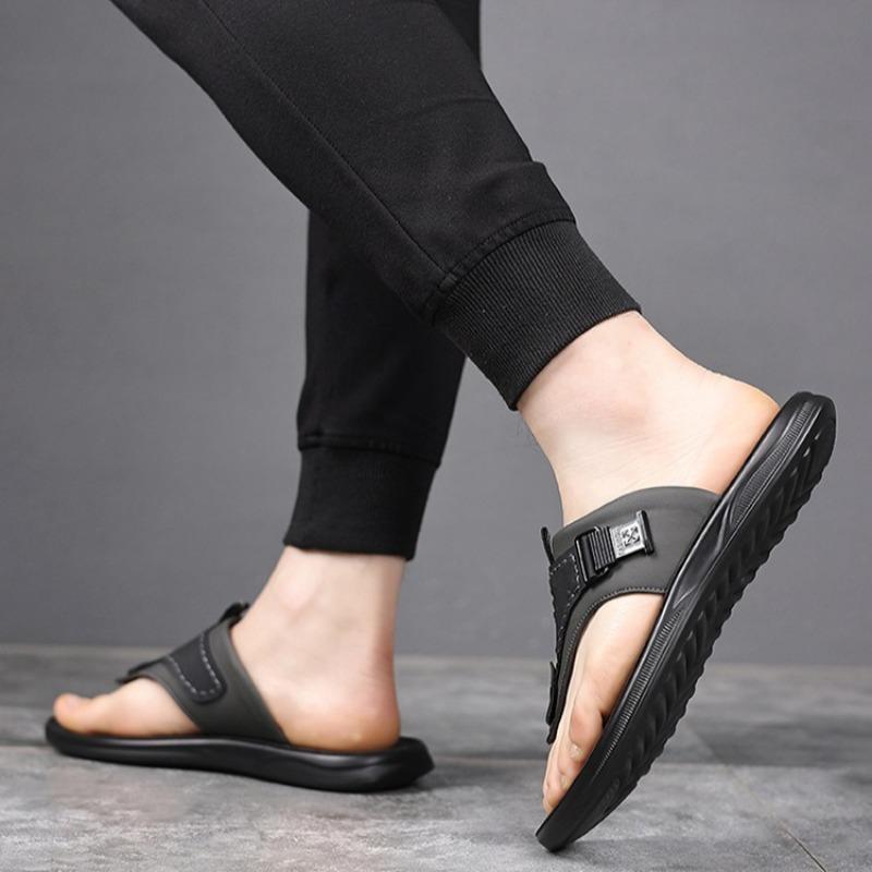 Men's Flip-flops 2025 Summer New Casual Slippers Fashion Leather Slippers for Men Outdoor Anti-Slip Flat Sandals Designer Slides