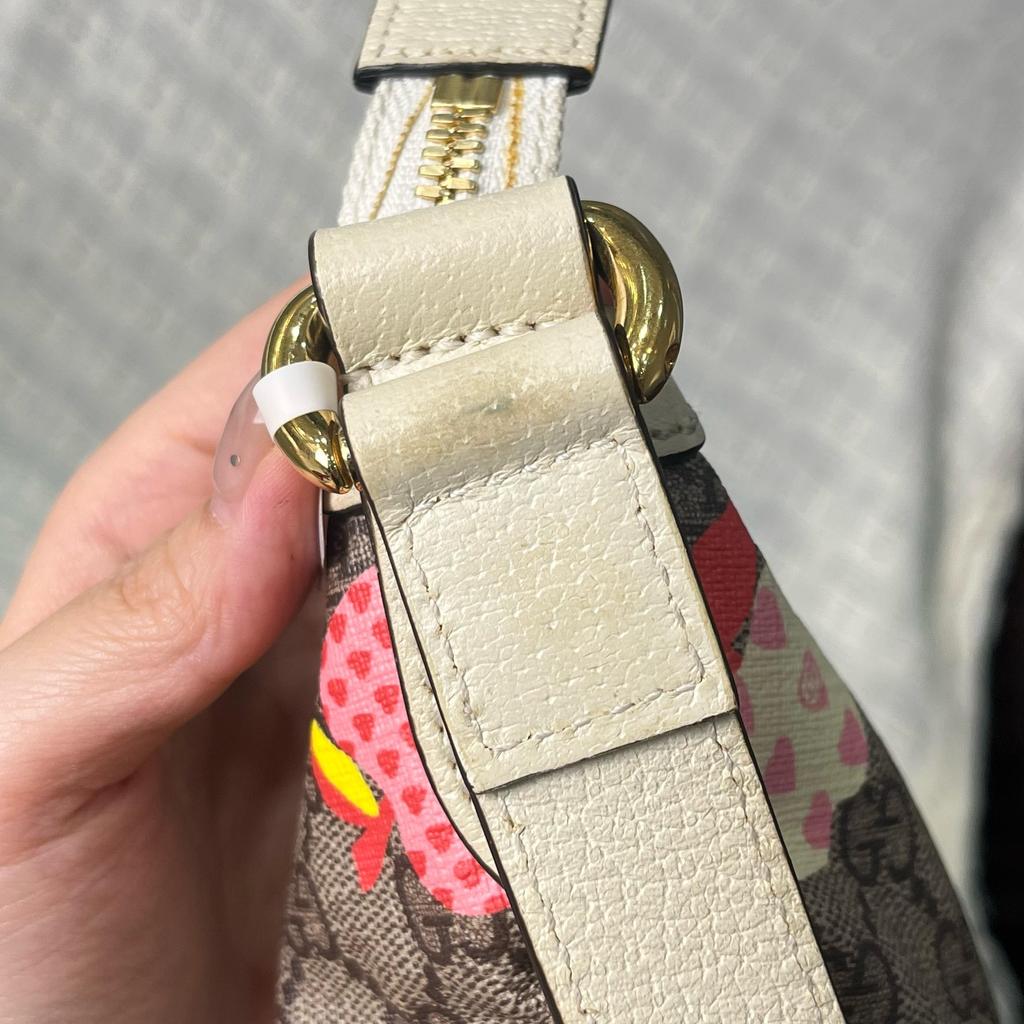 [Pre-Owned] Ophidia Valentine's Day Collection Heart Apple Pattern Logo Leather Dumpling Bag Half Moon Crossbody Shoulder Bag - Very Good #1SAFR72