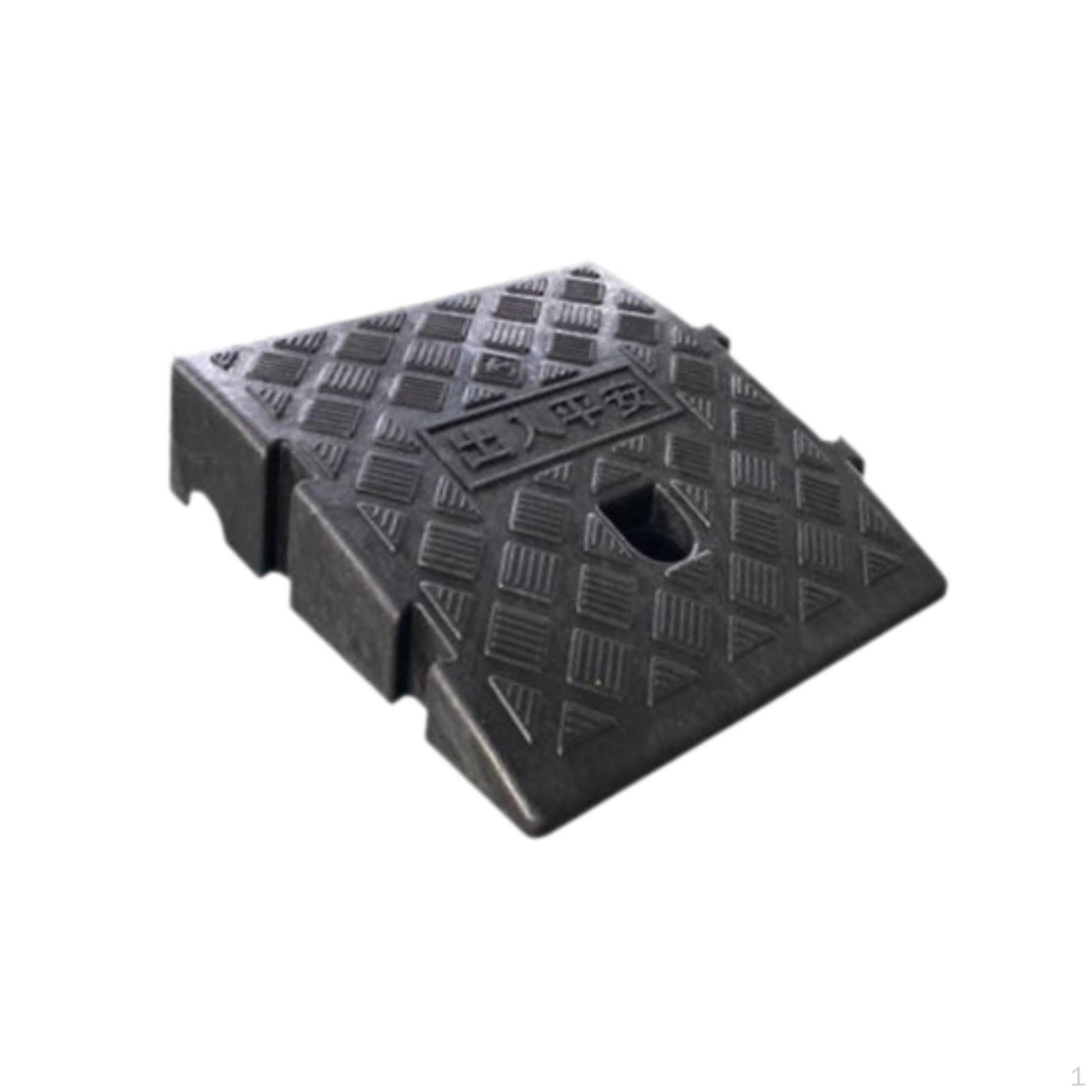 

Curb Ramp Bridge for Cars And Wheelchairs in Driveway Applications Height 7 cm Black