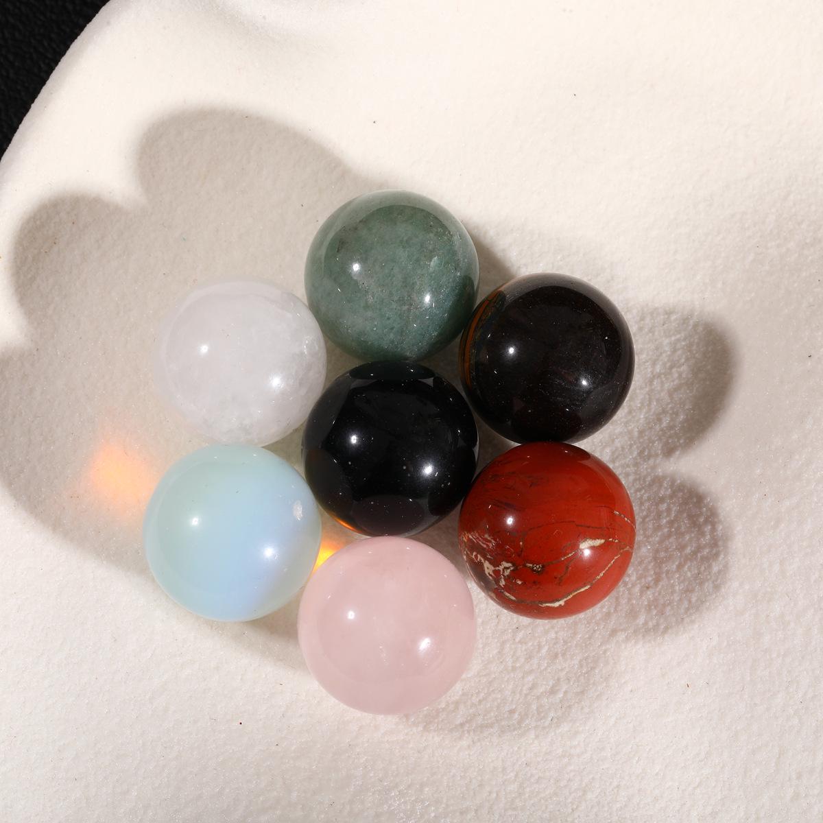 

Кристаллы из натурального камня, круглые бусины 20 мм без отверстий для DIY ювелирных аксессуаров. Set of 7