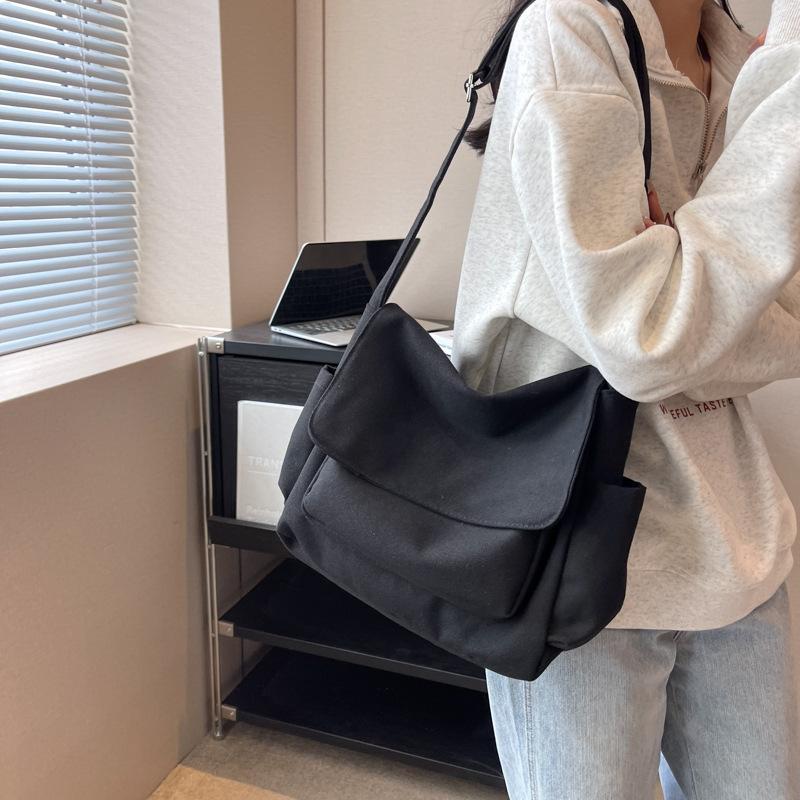 Ins Korean Style Simple Solid Color Versatile Japanese Messenger Bag Bag Shoulder Canvas Bag Male and Female Students Class Mailman Bag