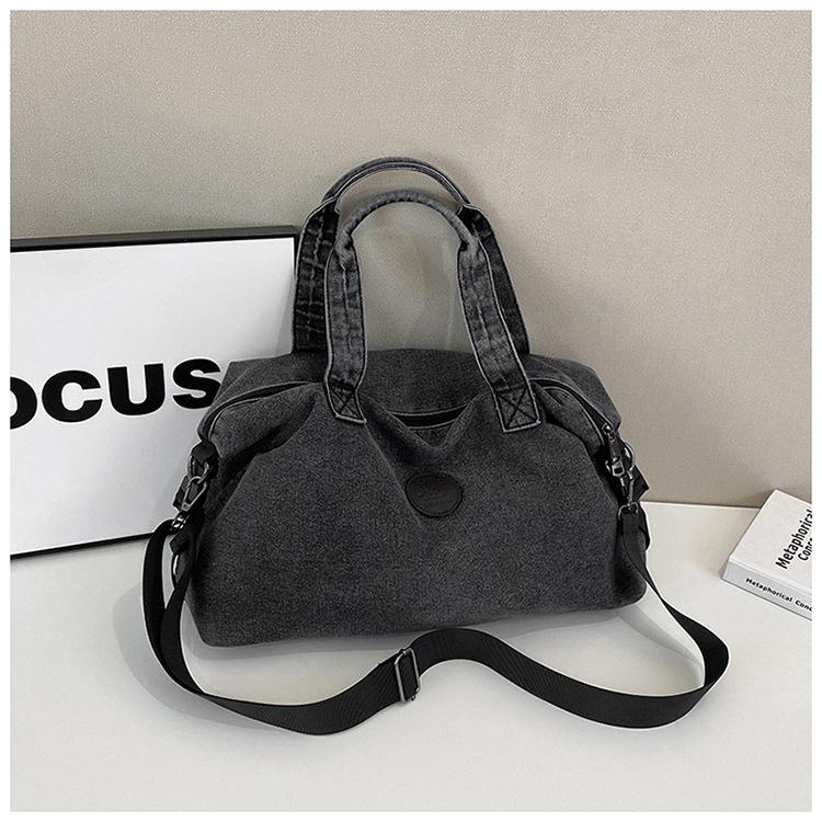 

2025 new large-capacity bag female college student handbag commuter leisure shoulder messenger bag short-distance travel bag чёрный