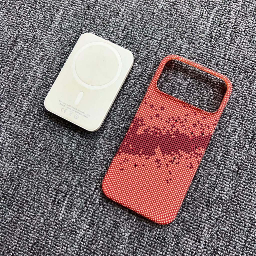 Applicable to iphone16promax mobile phone case half pack Kevlar carbon fiber magnetic suction Apple 17 anti-drop protective case