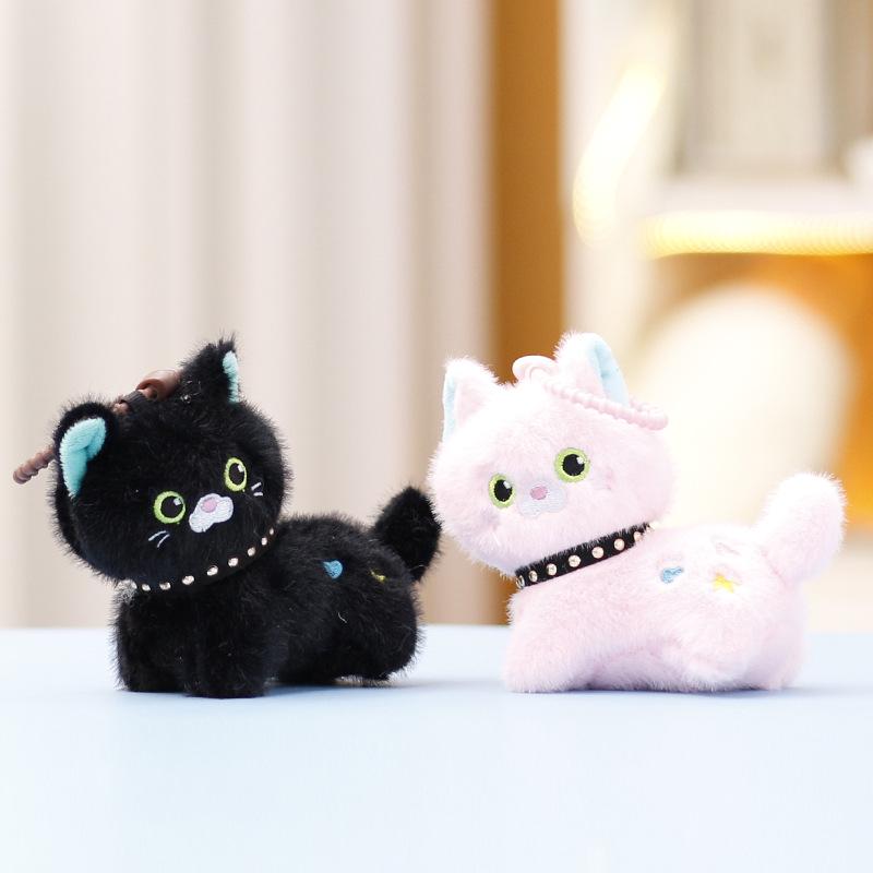 

Adorable Plush Kitten Keychain: Cute Stuffed Animal Bag Charm Pendant 12 cm